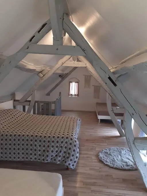 Maison Diana A 400 Metres A Pieds De L'Aeroport Tille Holiday home